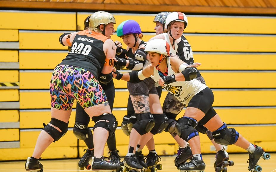 Tiger Bay Brawlers blockers and jammers during scrim game